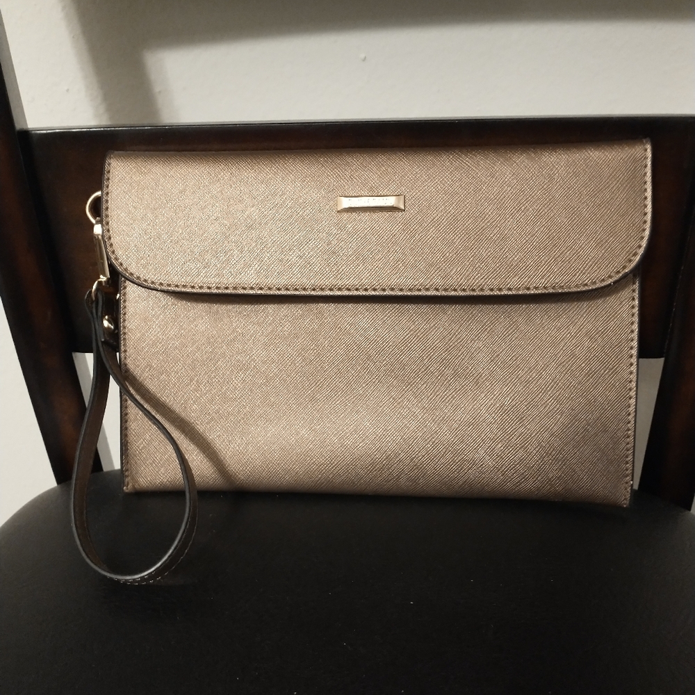 Wristlet and matching ID holder - Picture 5 of 11
